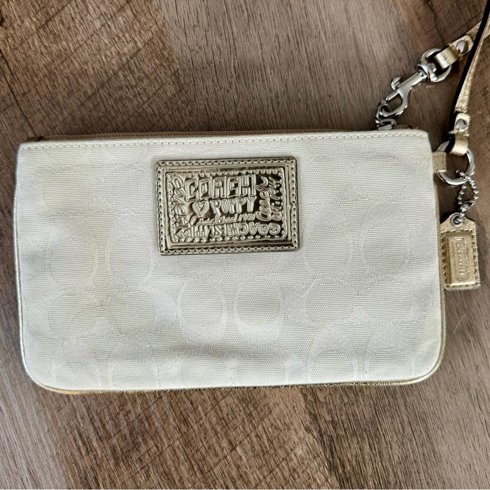 Coach Poppy “Made For Me By Coach” Large Wristlet Style 43776 - Picture 9 of 14